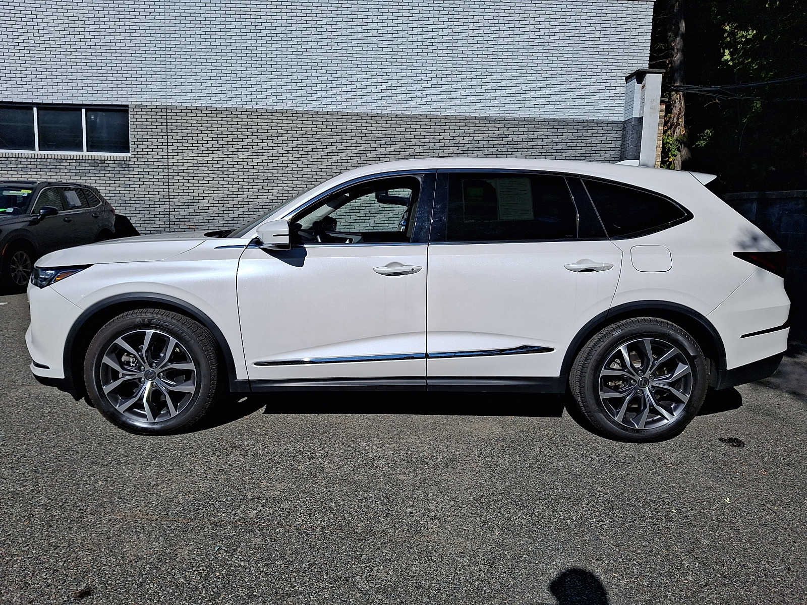 Used 2024 Acura MDX w/ Technology Package AWD/4WD image 6