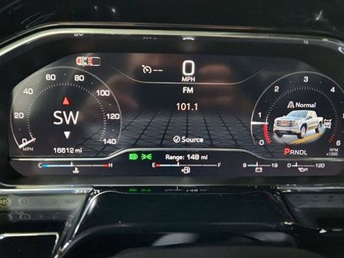 Used 2025 GMC Sierra 1500 Elevation image 12