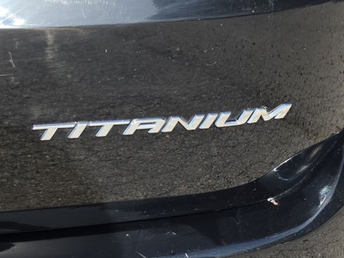 Used 2016 Ford Edge Titanium w/ Technology Package AWD/4WD image 22