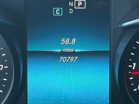 Used 2019 Mercedes-Benz C 300 Sedan image 23
