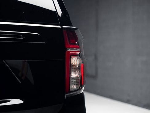 Used 2024 Chevrolet Suburban RST w/ Luxury Package image 29