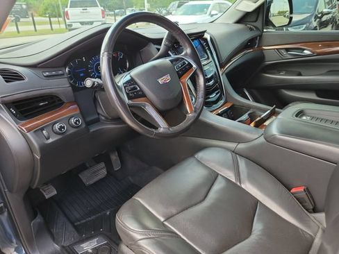 Used 2020 Cadillac Escalade Luxury AWD/4WD image 21