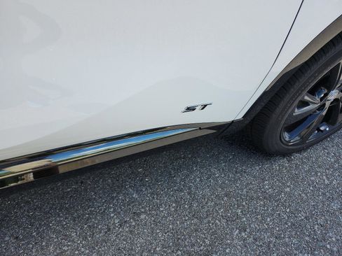 New 2025 Buick Envision Sport Touring image 6