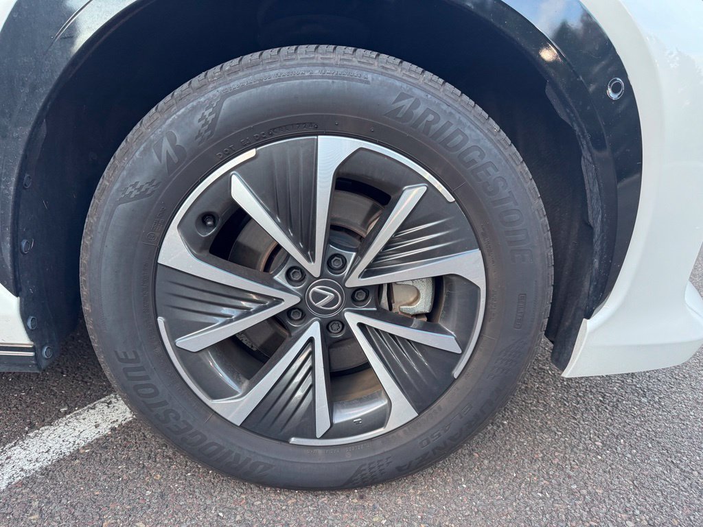 Certified 2024 Lexus RZ 450e Premium w/ Technology Package AWD/4WD image 7