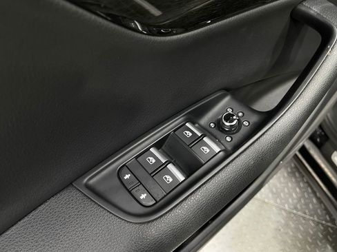 Used 2018 Audi Q7 3.0T Premium Plus w/ Premium Plus Package image 16