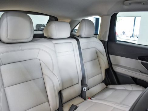 Used 2025 Lincoln Nautilus Premier AWD/4WD image 27