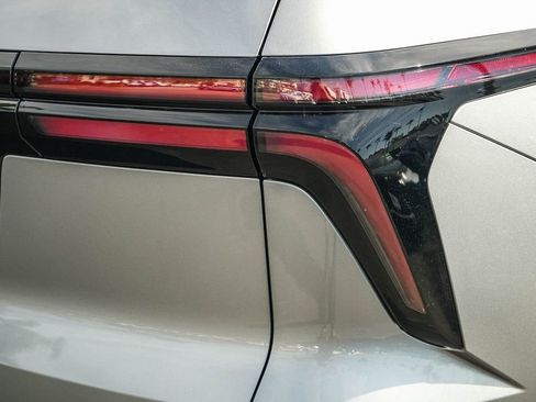 New 2026 Chevrolet Traverse LT w/ Midnight/Sport Edition FWD image 7