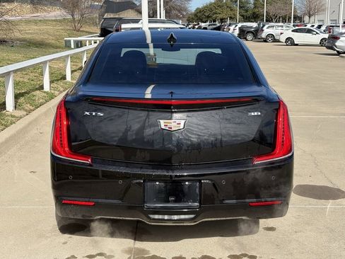 Used 2019 Cadillac XTS image 5
