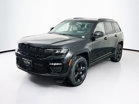 Used 2023 Jeep Grand Cherokee Limited w/ Black Appearance Package image 3