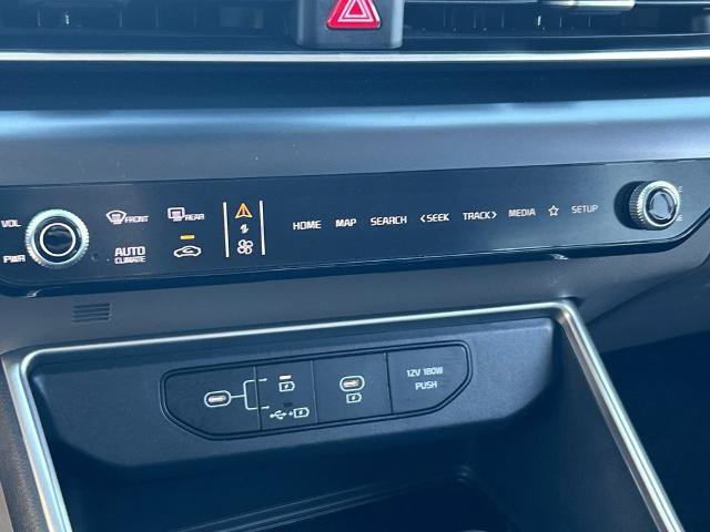 Used 2026 Kia Carnival FWD image 14