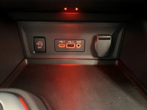 Used 2025 Nissan Sentra SV FWD image 26