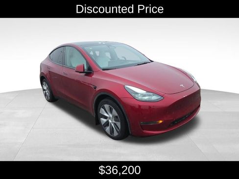 Used 2024 Tesla Model Y Long Range image 3