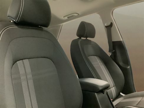 Used 2025 Hyundai Venue SEL image 45