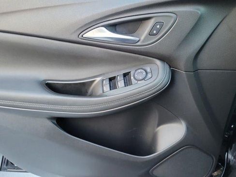 Used 2024 Buick Encore GX Sport Touring FWD image 18