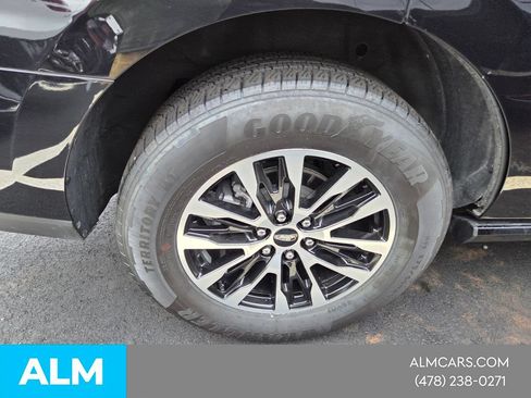 Used 2025 Ford Expedition Platinum AWD/4WD image 14