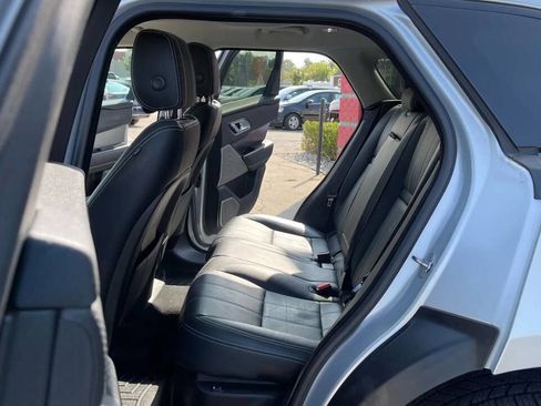 Used 2018 Land Rover Range Rover Velar S image 19