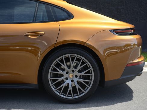 Certified 2025 Porsche Panamera 4 AWD/4WD image 38