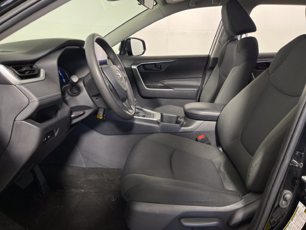 Certified 2025 Toyota RAV4 LE AWD/4WD image 12