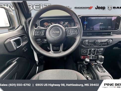 Used 2024 Jeep Wrangler Unlimited Rubicon image 5