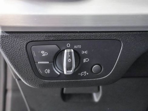 Used 2024 Audi Q5 e Premium Plus w/ Premium Plus Package image 24