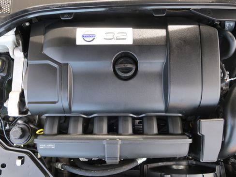 Used 2014 Volvo XC70 3.2 image 41