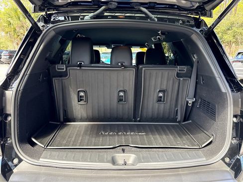 Used 2025 Nissan Pathfinder Rock Creek AWD/4WD image 24
