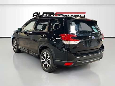 Used 2023 Subaru Forester Limited AWD/4WD image 5