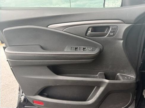 Used 2022 Honda Pilot TrailSport image 43