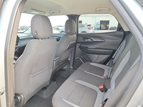 Used 2025 Chevrolet TrailBlazer LS w/ LS Convenience Package FWD image 9