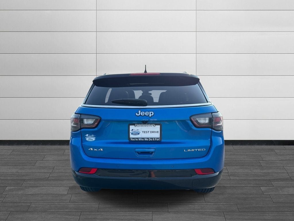Used 2025 Jeep Compass Limited w/ Elite Group AWD/4WD image 4