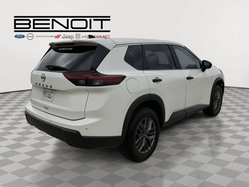 Used 2024 Nissan Rogue S FWD image 5