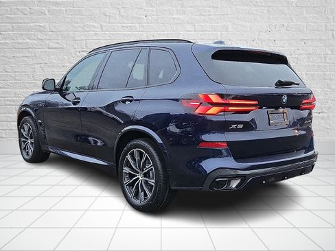 New 2026 BMW X5 xDrive40i w/ M Sport Package AWD/4WD image 3