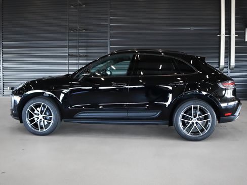 Certified 2026 Porsche Macan AWD/4WD image 2