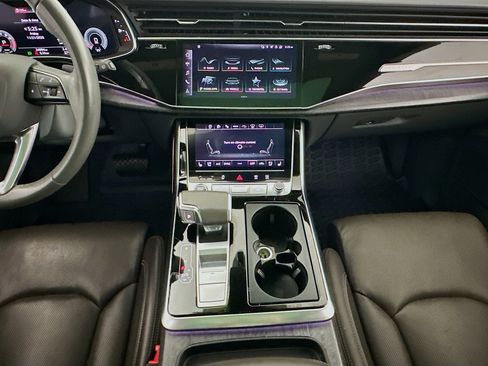 Used 2023 Audi Q8 Prestige w/ Prestige Package image 11