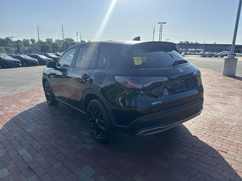 Certified 2025 Honda HR-V Sport image 7
