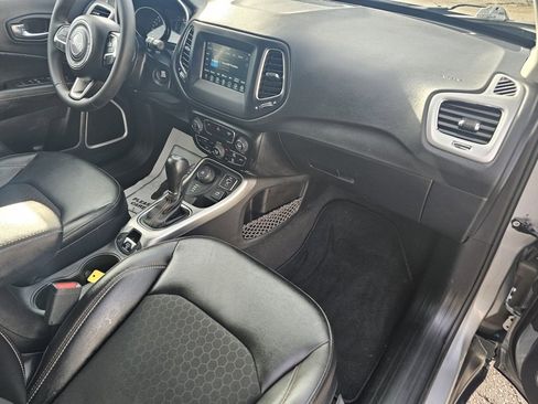 Used 2021 Jeep Compass Latitude image 10