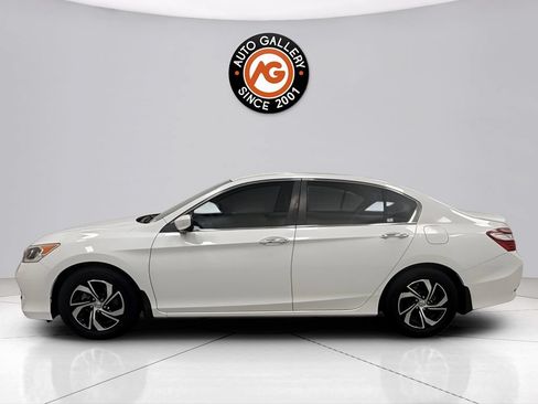 Used 2017 Honda Accord LX image 6