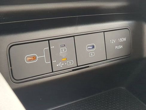 Used 2025 Hyundai Tucson SE FWD image 20
