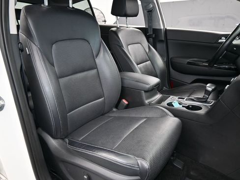 Used 2021 Kia Sportage EX w/ EX Technology Package image 47