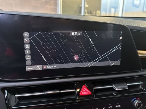 Used 2024 Kia Niro EX image 24