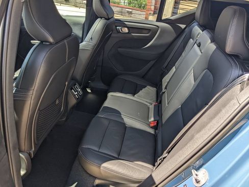 Certified 2024 Volvo XC40 B5 Plus w/ Climate Package AWD/4WD image 23