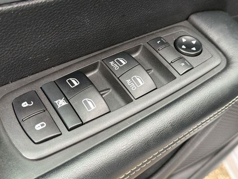 Used 2021 Chrysler Pacifica Touring w/ S Appearance Package FWD image 20