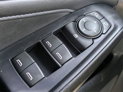 Used 2023 Chevrolet Traverse LT image 25