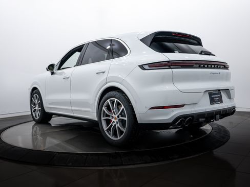 New 2026 Porsche Cayenne S image 3