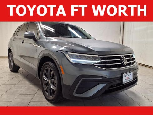 Used 2023 Volkswagen Tiguan SE image 1