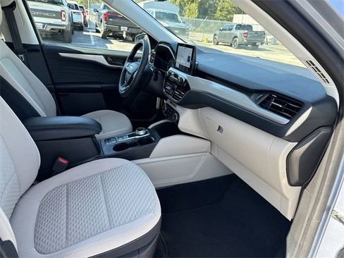 Certified 2022 Ford Escape SE image 13
