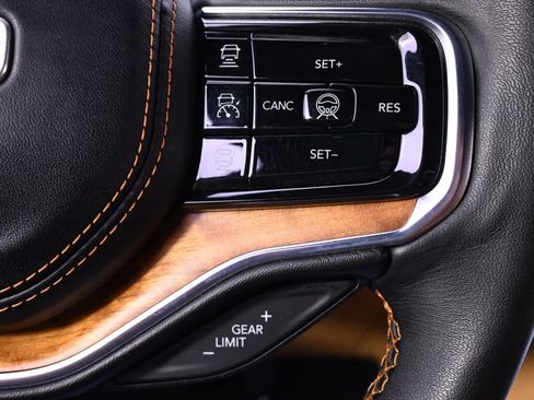 Used 2024 Jeep Grand Wagoneer Series III w/ Rear Seat Video Group 1 AWD/4WD image 36