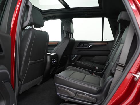 Used 2025 GMC Yukon Denali w/ Sun & Power Step Package AWD/4WD image 19
