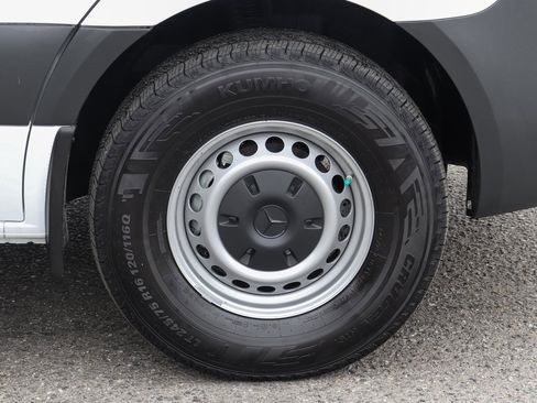 Used 2023 Mercedes-Benz Sprinter 144 Cargo image 38