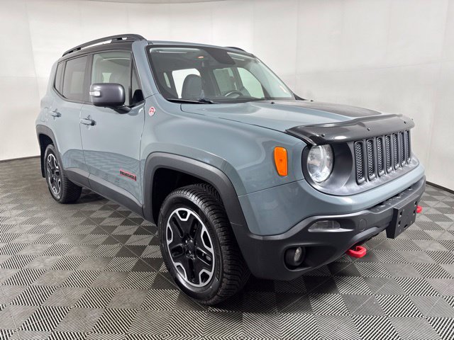 Used 2016 Jeep Renegade Trailhawk w/ Premium Trailhawk Package AWD/4WD image 1